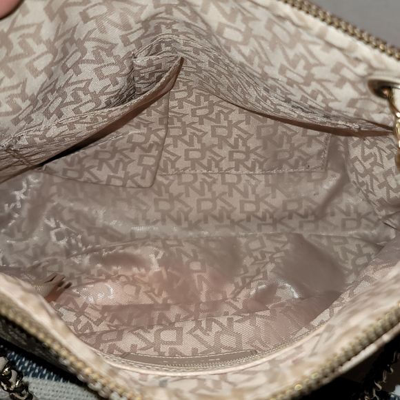 DKNY large Crossbody/shoulder bag - Picture 12 of 15